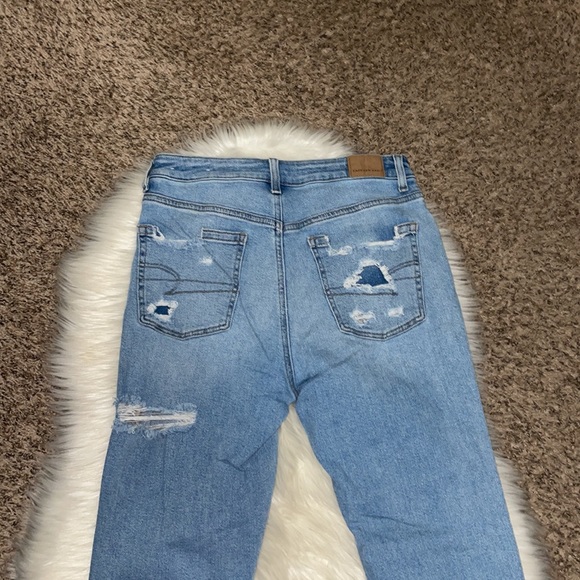 American Eagle Distressed Mom Jeans - Picture 4 of 7